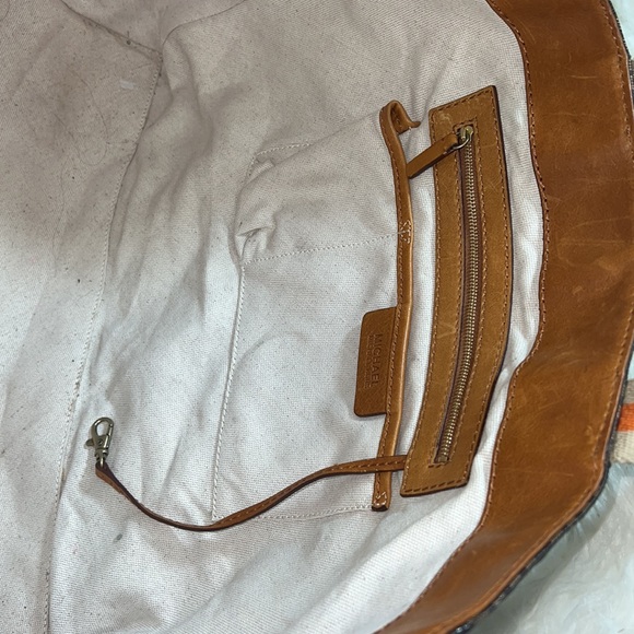 Michael Kors tote with M K - Picture 4 of 8